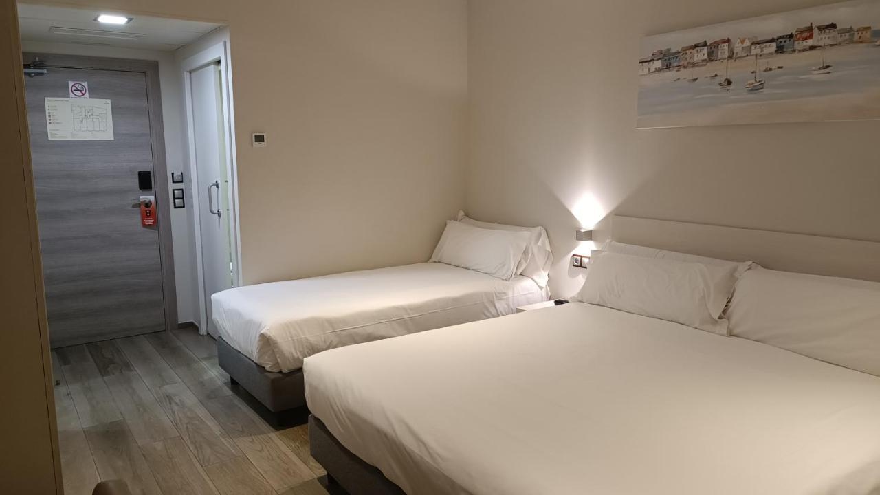 Hotel Centre レウス エクステリア 写真