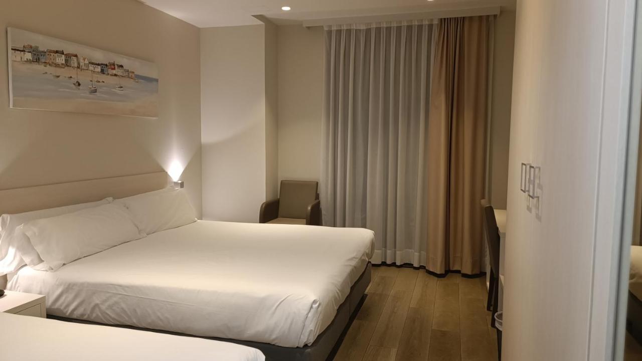 Hotel Centre レウス エクステリア 写真