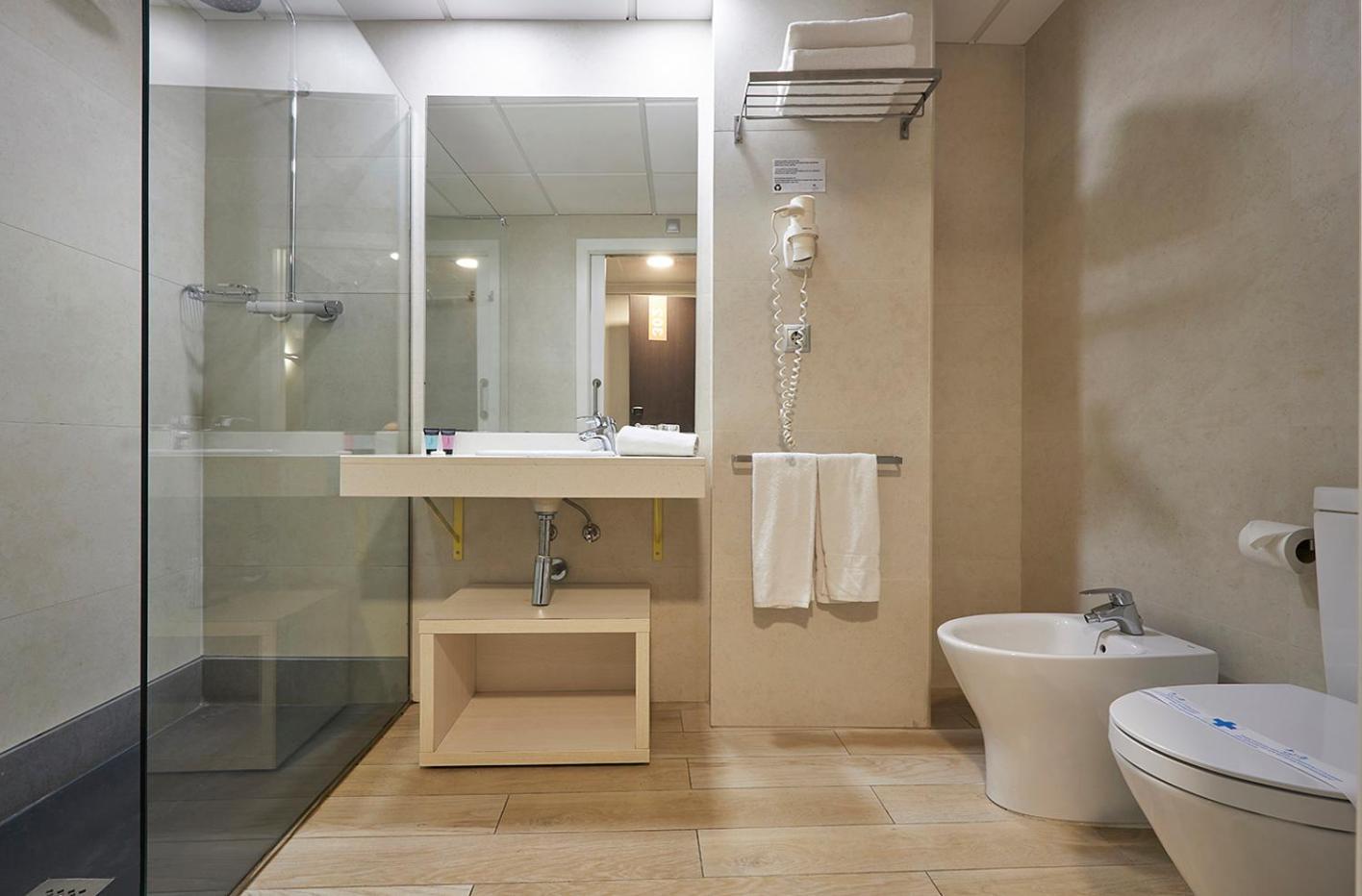 Hotel Centre レウス エクステリア 写真